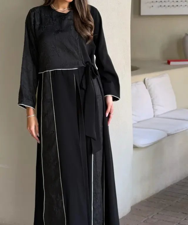 Black Ivory Panelled Tie Abaya product image 1